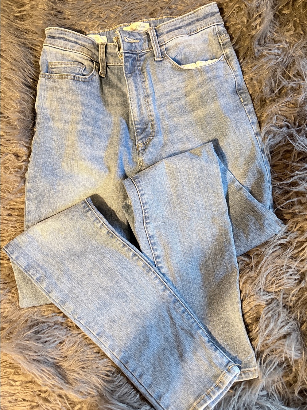 Light Wash Women's High-Rise Jeans - Classic Slim Fit